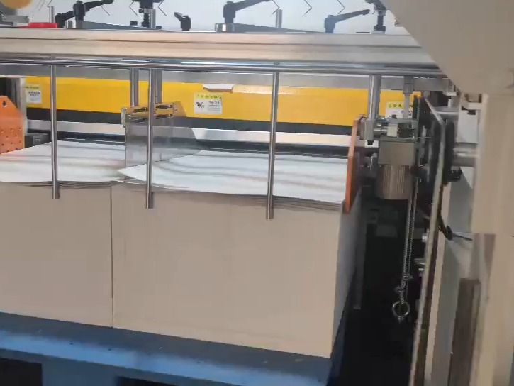 HKZ自動(dòng)整機(jī)橫切機(jī)(不干膠切紙機(jī))